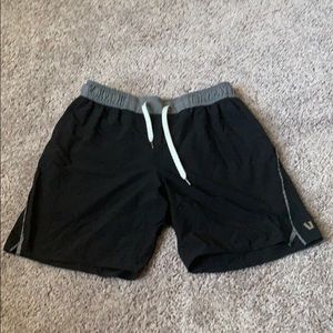 Vuori Shorts Mens